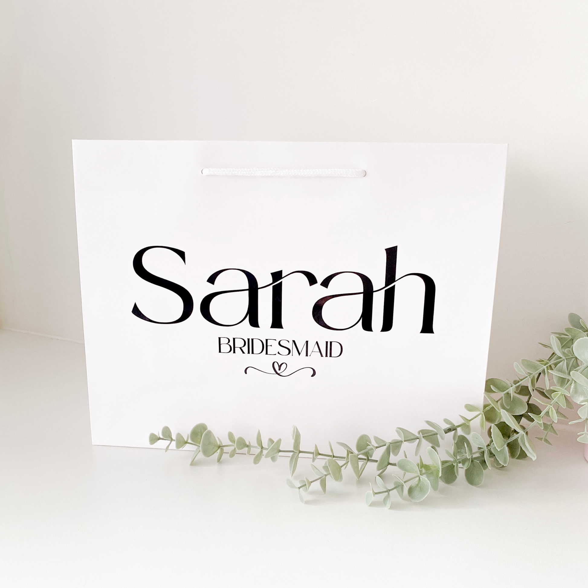 white gift bag for bridesmaid and maid of honour
